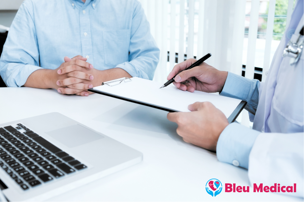 Consultație medicală: ce include, cât durează și de ce diferă prețul de la o specialitate la alta?